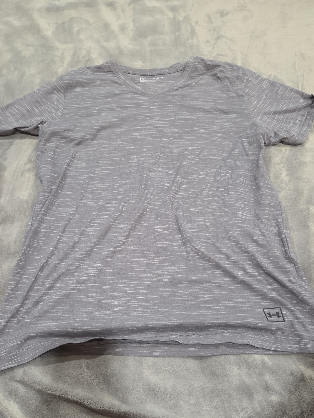 Under Armour Men’s Light Gray Heather V-Neck Performance Tee